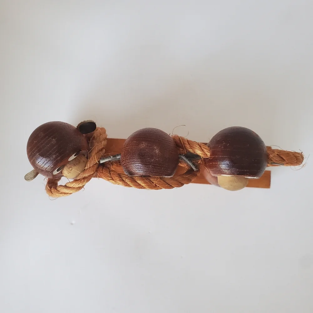Vintage Wooden Monkeys Bar Tool Set Hear No Evil • See No Evil • Speak No Evil - Picture 6 of 11